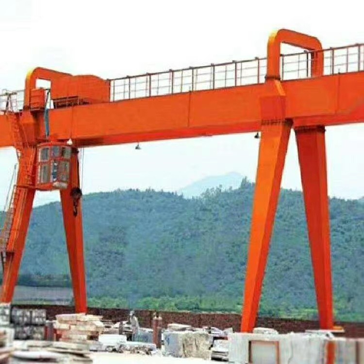 云南雙柏縣雙梁起重機(jī)