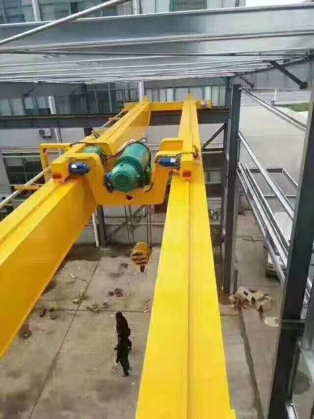 云南鎮雄縣起重機維修